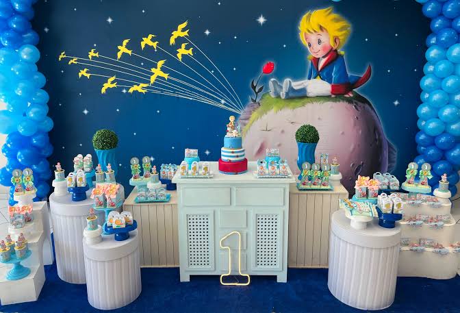 Painel decorativo em festa infantil tema Pequeno Príncipe
